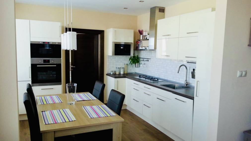 SLNEČNÝ 4- IZBOVÝ BYT NA PREDAJ NOVÉ ZÁMKY