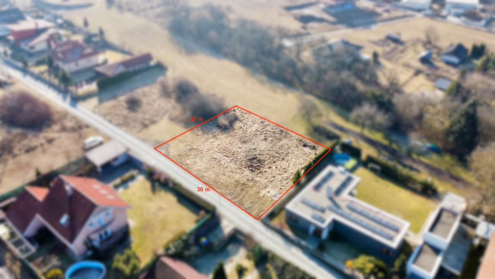 Stavebný pozemok Kanaš s asfaltovou cestou na predaj.