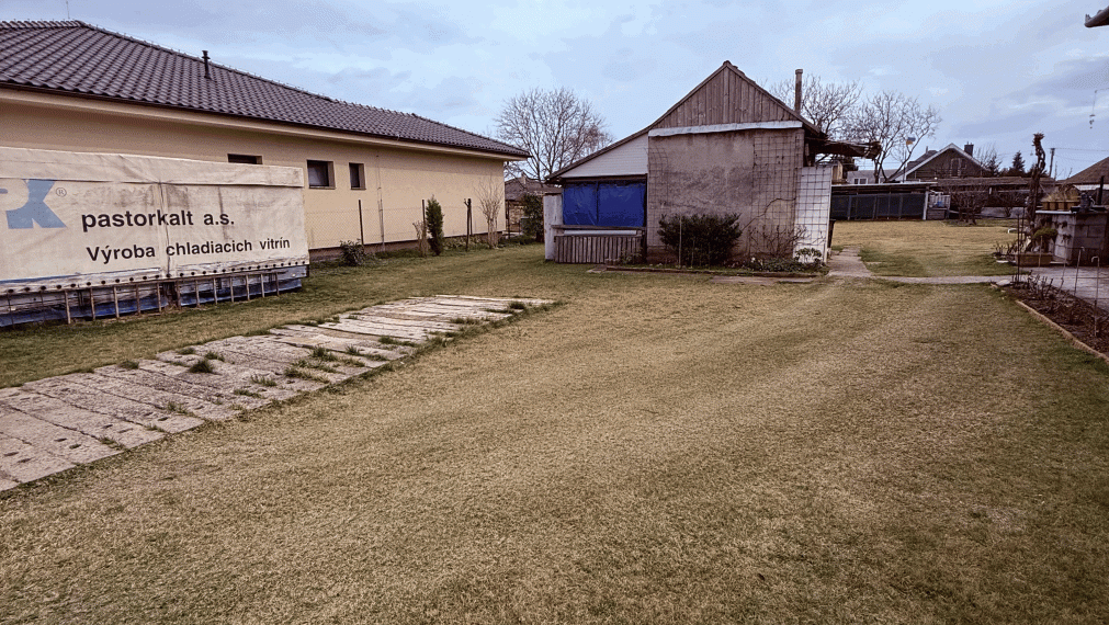 SLNEČNÝ STAVEBNÝ POZEMOK BÁNOV