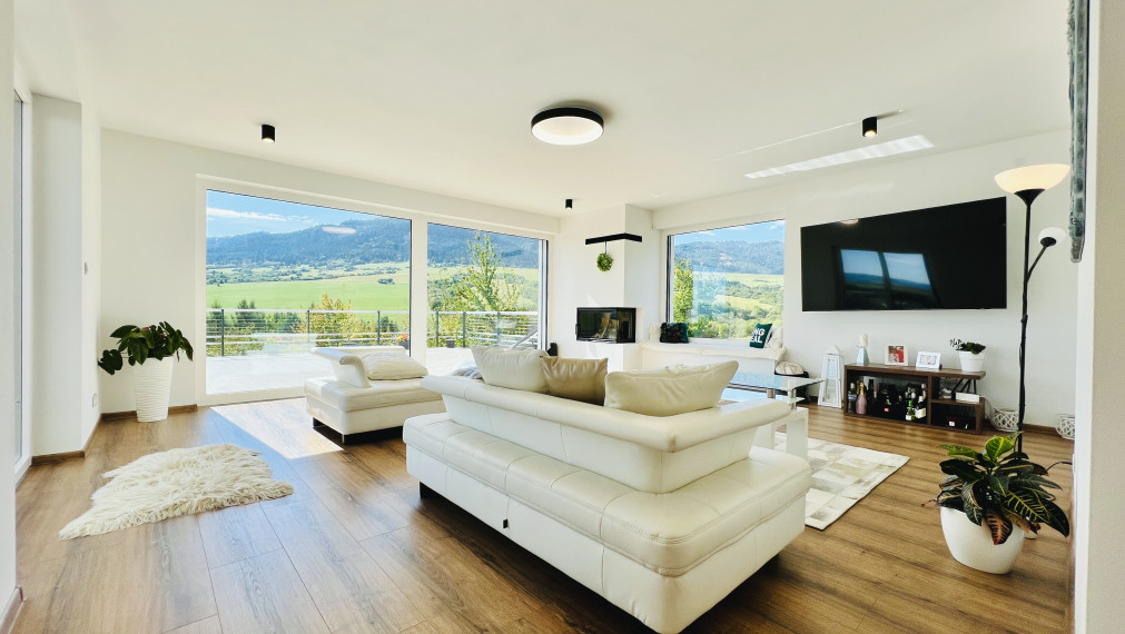 !!ZNÍŽENÁ CENA!! Rodinný dom s vlastným SPA a bazénom v obci Krásna Lúka okr. Sabinov