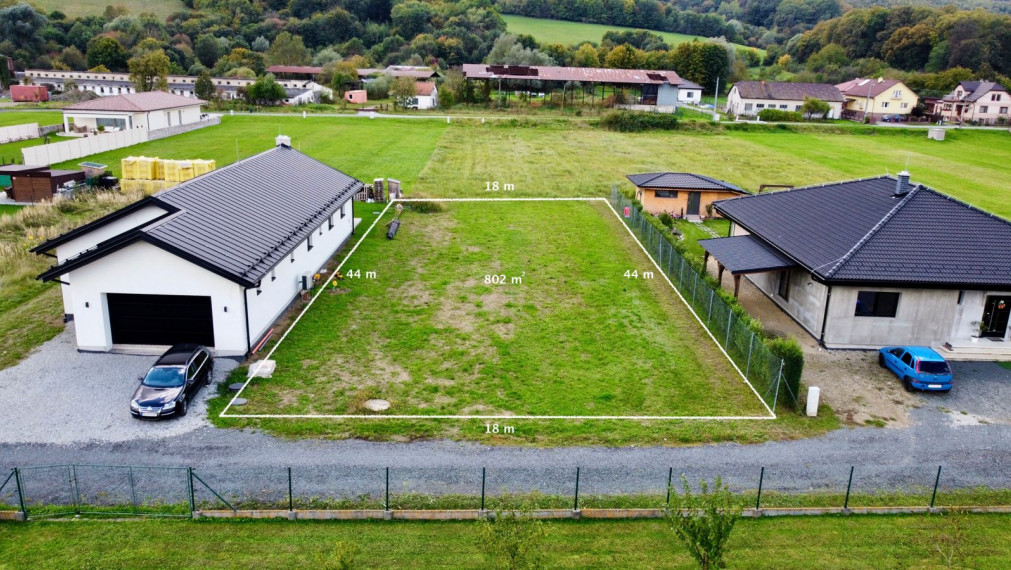 Stavebný pozemok, Komárov