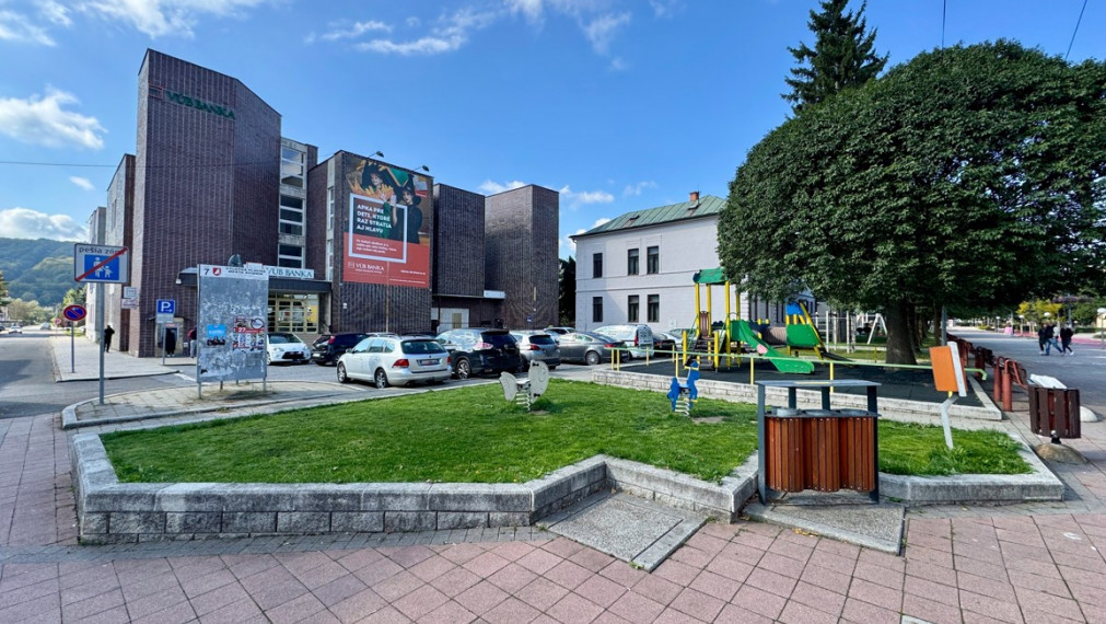 5 izbový byt s 2 kuchyňami a kúpeľňami v centre mesta Svidník