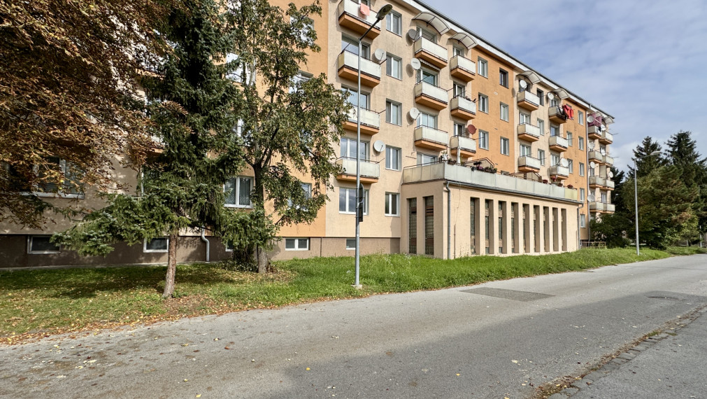 REZERVOVANÝ!! 3i. byt v tehlovom bytovom dome v centre Prešova