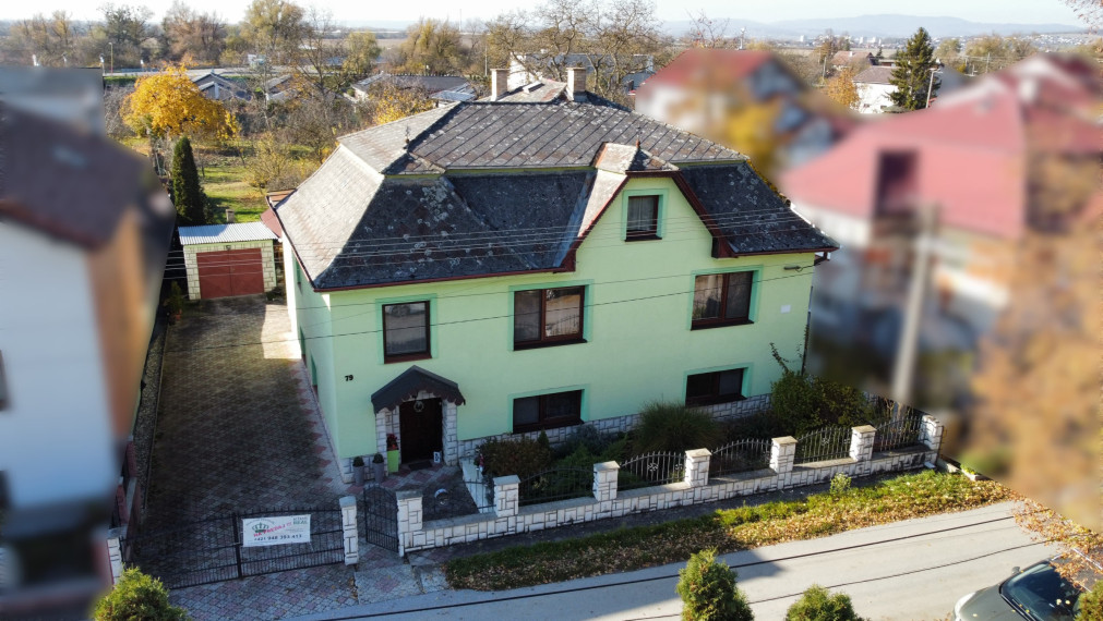 Predaj priestranného rodinného domu s veľkým pozemkom – Nižná Hutka, Ortášska ulica (12 km od Košíc)