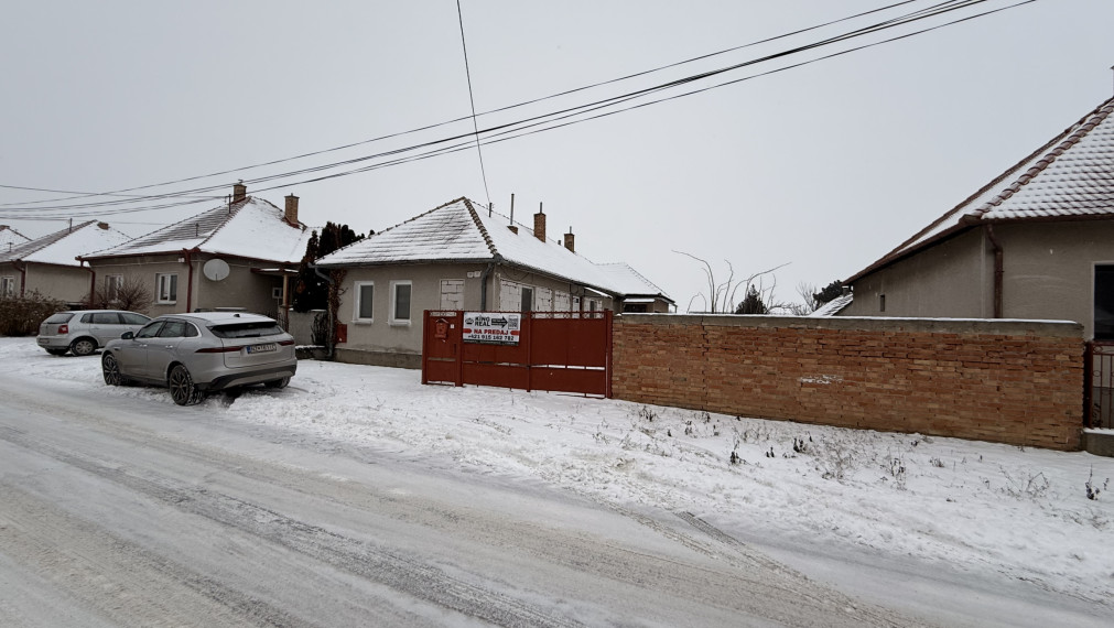 NA PREDAJ – RODINNÝ DOM S PRÍSTAVBOU, BÁNOV