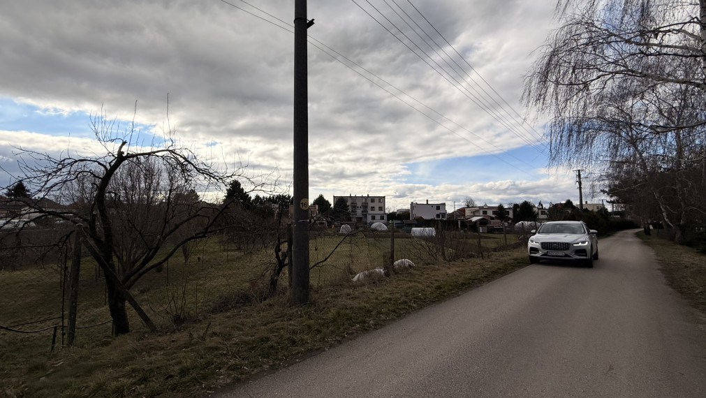 SLNEČNÝ POZEMOK DOLNÝ OHAJ- ULICA OLIVOVÁ