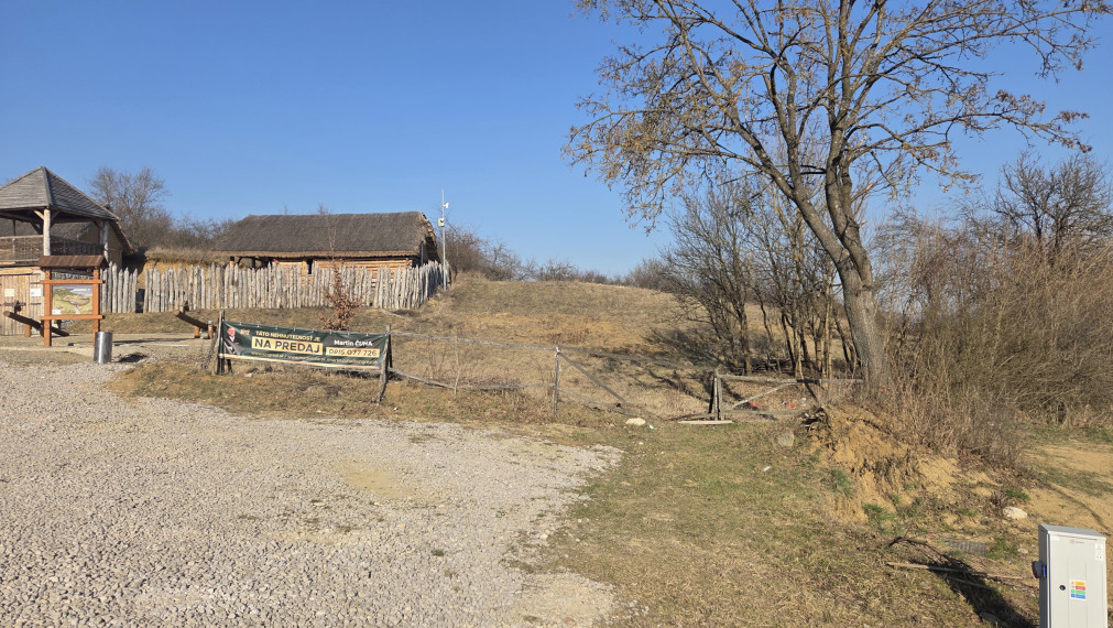 NA PREDAJ STAVEBNÝ KOMERČNÝ POZEMOK – VEĽKÝ ŠARIŠ - PREŠOV