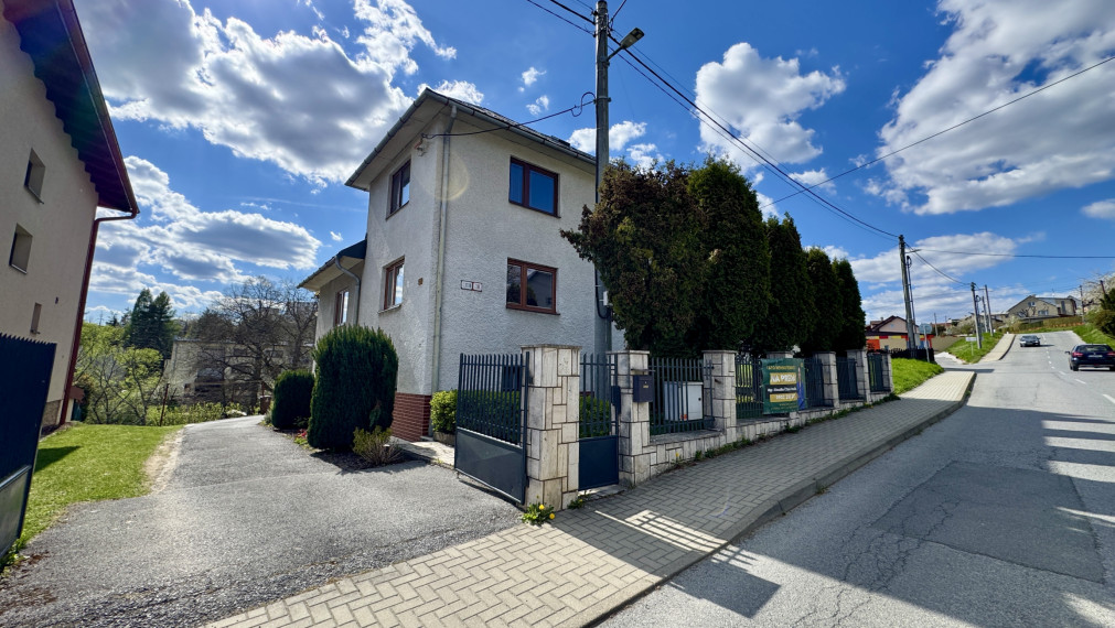 Bývajte aj podnikajte na jednej adrese: Rodinný dom s pozemkom na ul. Kukurelliho 18, okr. Bardejov