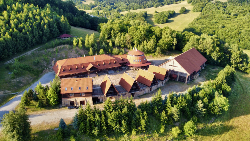 !!ZNÍŽENÁ CENA!! EXKLUZÍVNE NA PREDAJ : Areál Slnečný Majer, Stebnícka Huta, okr. Bardejov