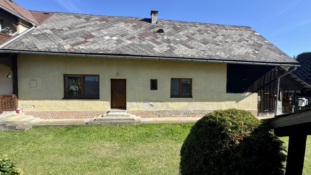 Vidiecky dom so stodolou, sypancom a záhradou v obci Gerlachov okr. Bardejov