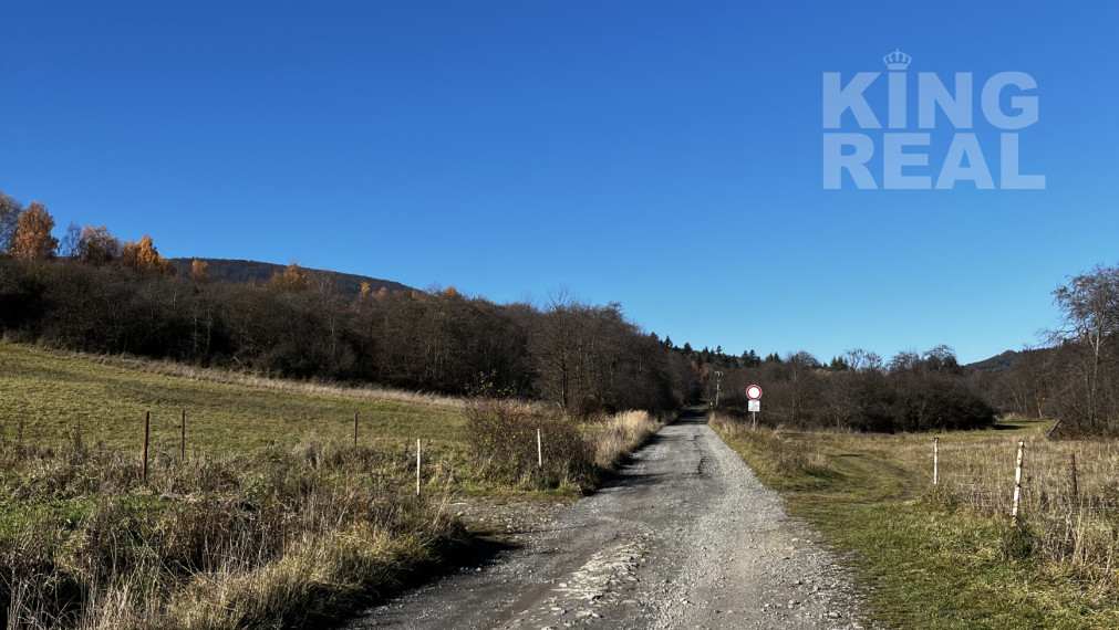 Pozemok v obci Becherov