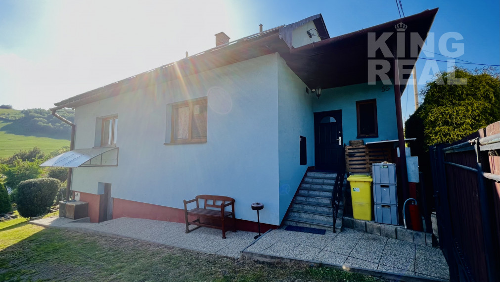 REZERVOVANÉ - Rodinný dom s dvomi garážami a veľkým pozemkom v obci Hrabské okr. Bardejov - 3D