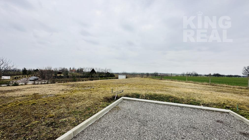 SLNEČNÝ STAVEBNÝ POZEMOK RADAVA