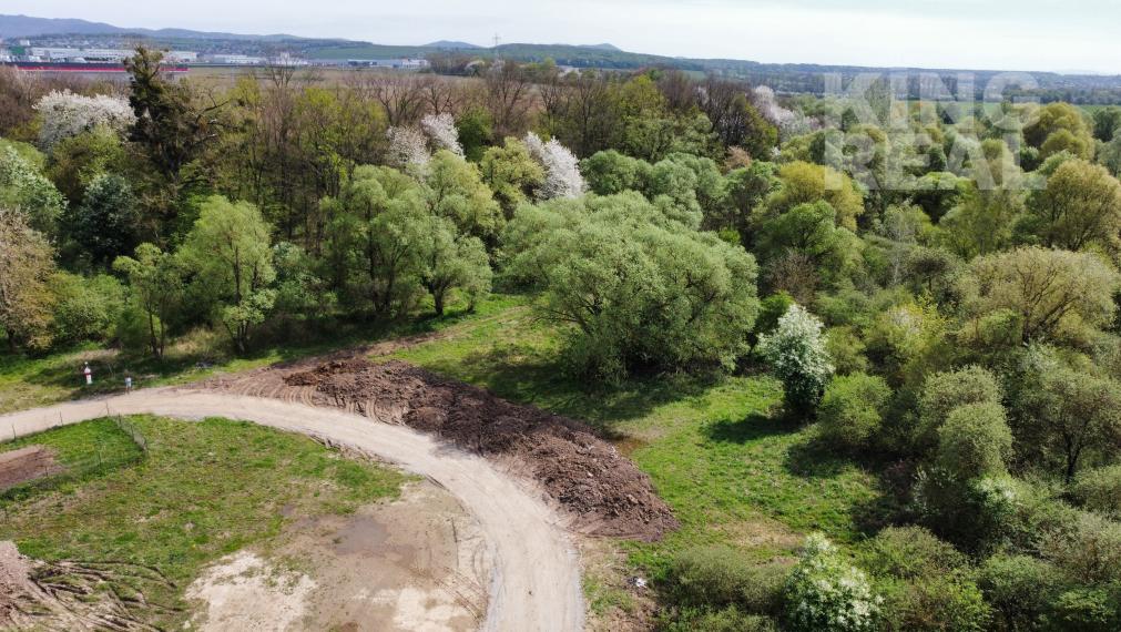 NA PREDAJ STAVEBNÝ POZEMOK  V DOSAHU MHD PREŠOV - HANISKA