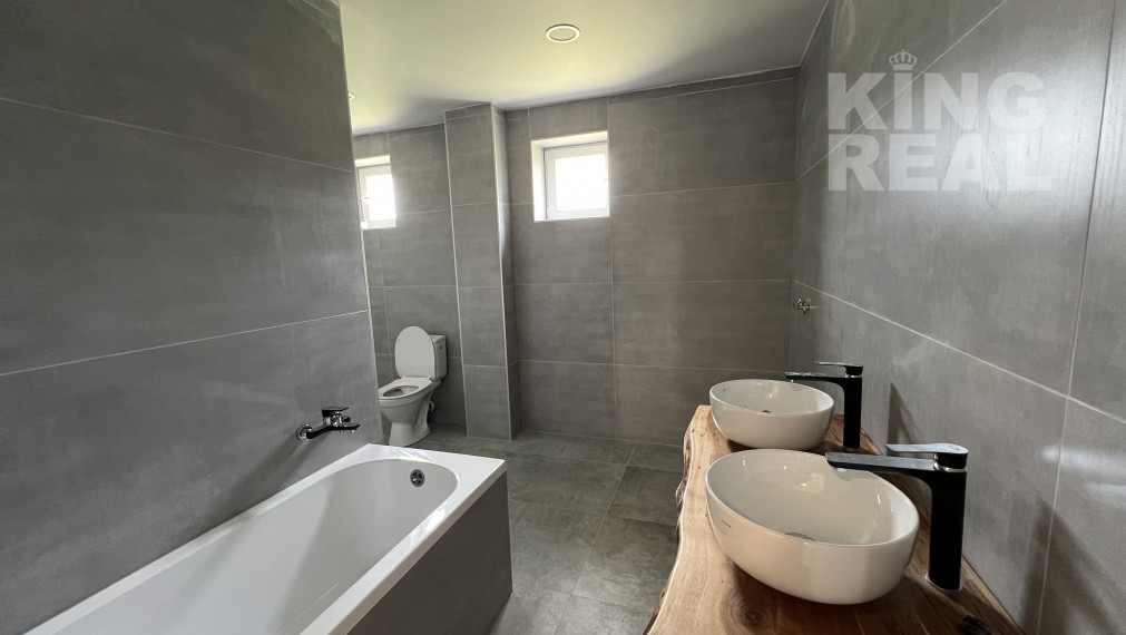 RODINNÝ DOM NA PREDAJ V CENTRE OBCE SELICE