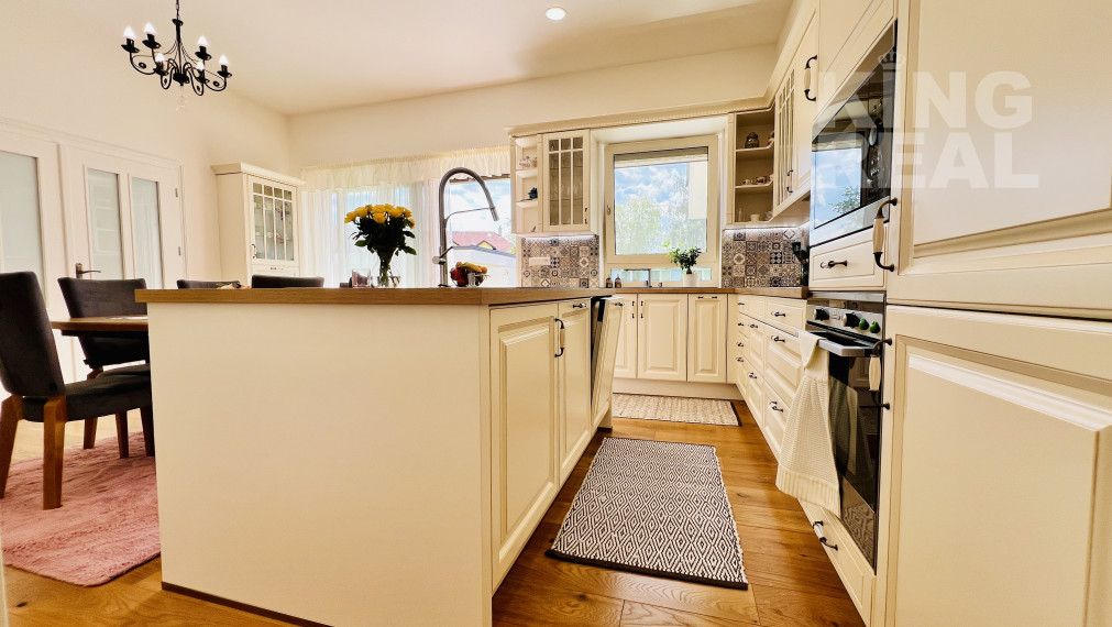 ŠTÝLOVÝ RODINNÝ DOM NA PREDAJ V OBCI OŠČADNICA