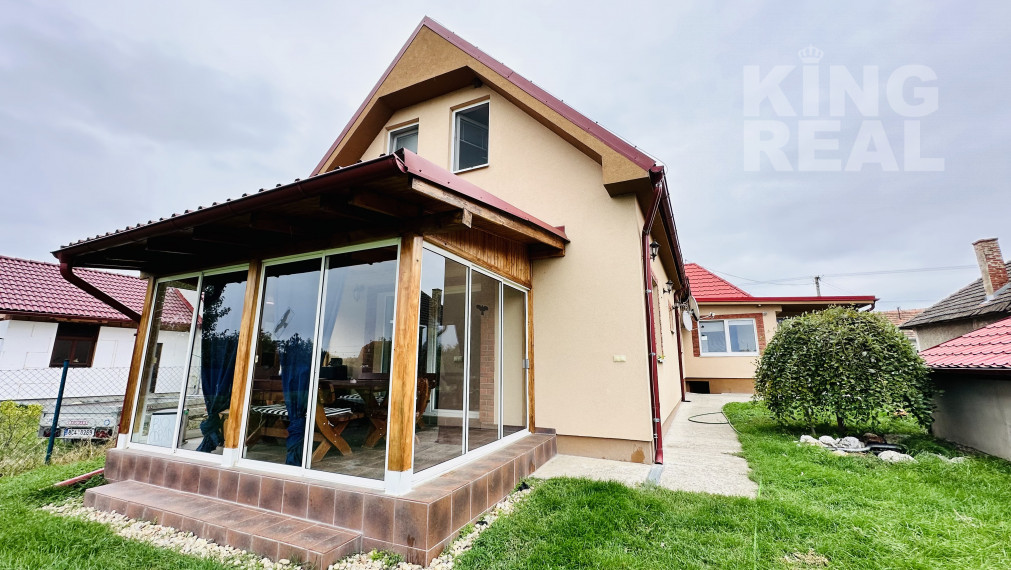 RODINNÝ DOM ÚĽANY NAD ŽITAVOU NA PREDAJ