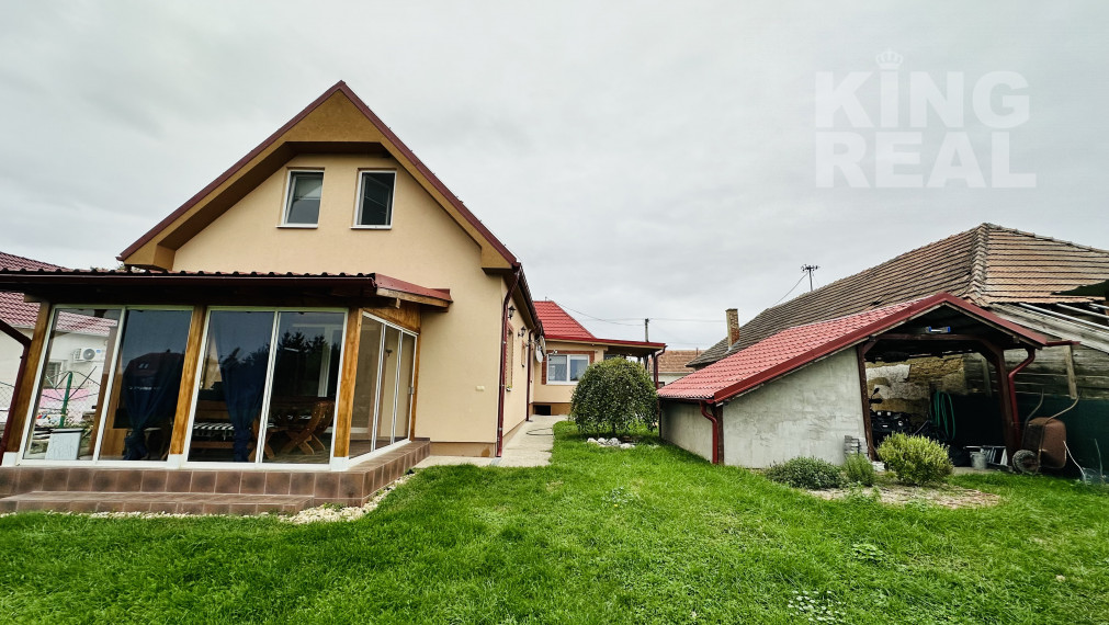 RODINNÝ DOM ÚĽANY NAD ŽITAVOU NA PREDAJ