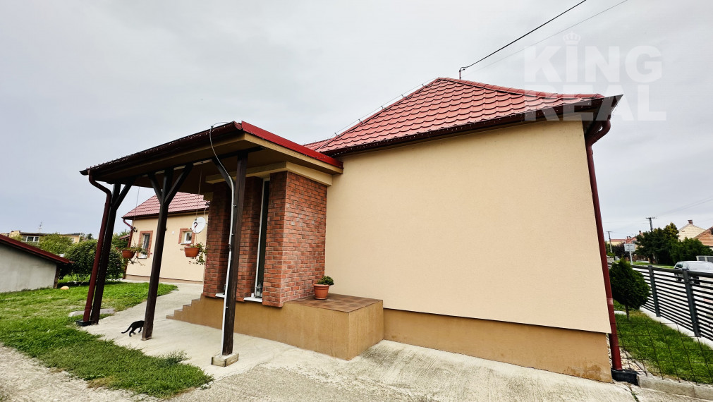 RODINNÝ DOM ÚĽANY NAD ŽITAVOU NA PREDAJ