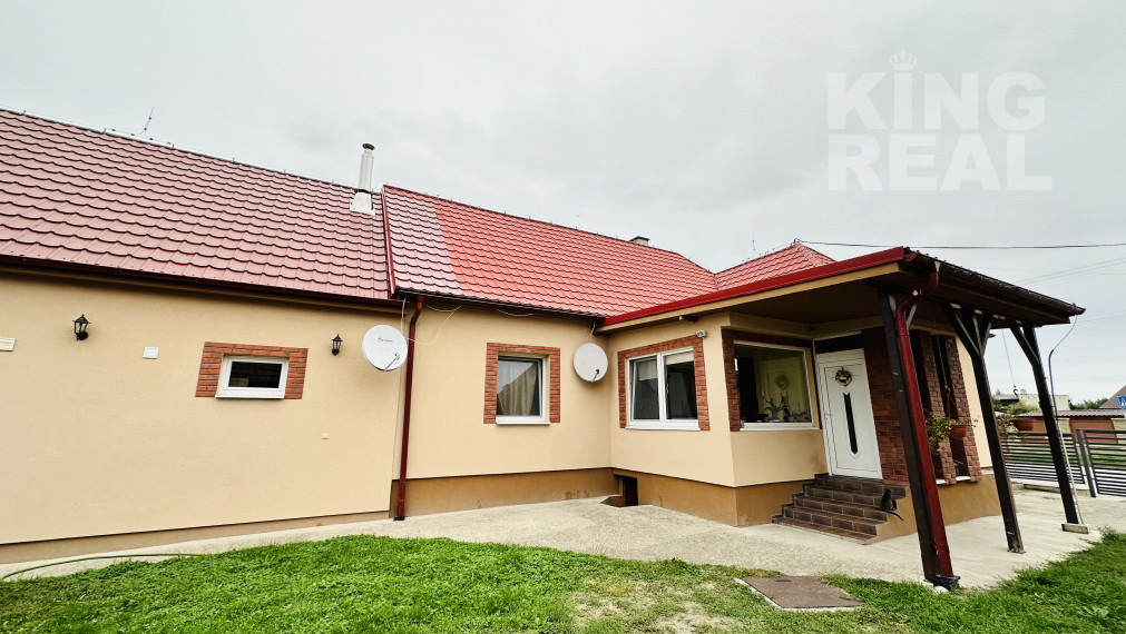 RODINNÝ DOM ÚĽANY NAD ŽITAVOU NA PREDAJ