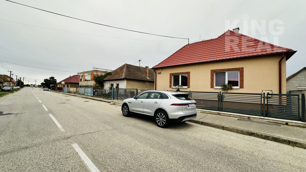 RODINNÝ DOM ÚĽANY NAD ŽITAVOU NA PREDAJ