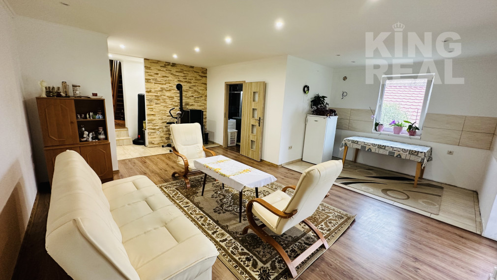 RODINNÝ DOM ÚĽANY NAD ŽITAVOU NA PREDAJ