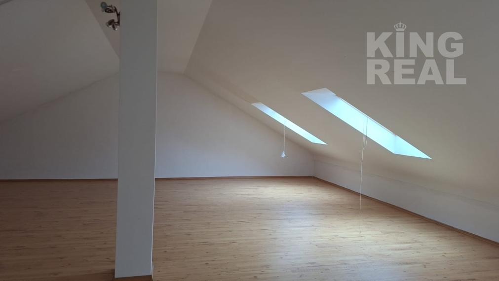 POZEMOK S KOMERČNOU BUDOVOU V CENTRE MESTA PEZINOK NA PREDAJ