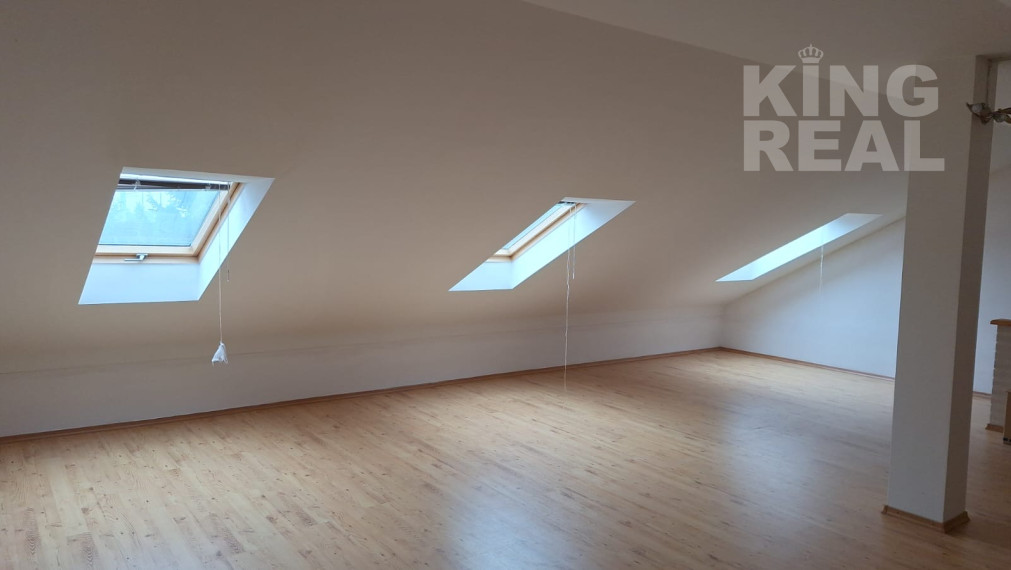 POZEMOK S KOMERČNOU BUDOVOU V CENTRE MESTA PEZINOK NA PREDAJ