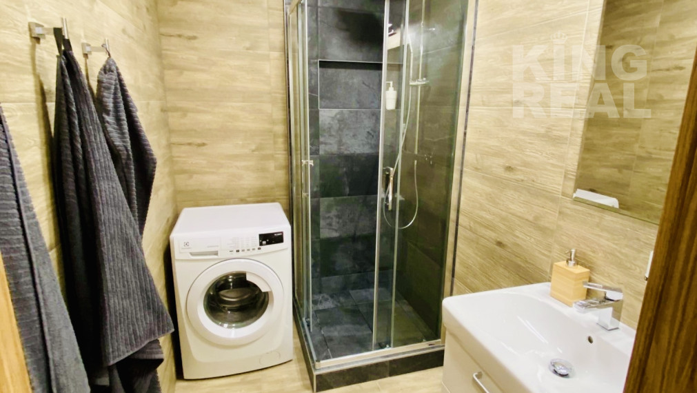 SLNEČNÝ 4- IZBOVÝ BYT NA PREDAJ NOVÉ ZÁMKY