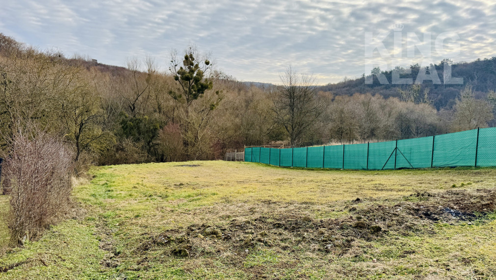 Stavebný pozemok v obci Chrastné