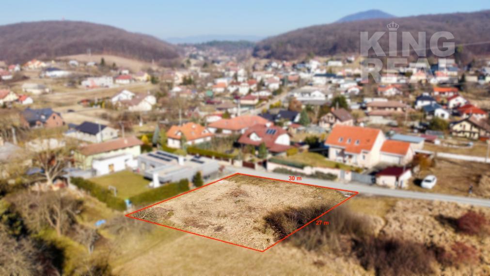 Stavebný pozemok Kanaš s asfaltovou cestou na predaj.