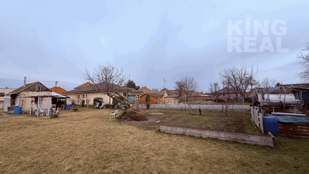 SLNEČNÝ STAVEBNÝ POZEMOK BÁNOV