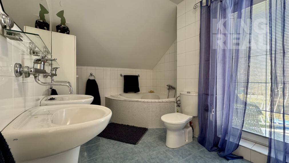 Rodinný dom Šurany - Nitriansky Hrádok s veľkým pozemkom!