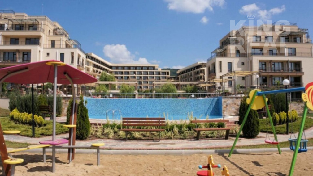 Štýlový 2 izbový apartmán v komplexe SORRENTO SOLE MARE v letovisku Sveti Vlas v Bulharsku