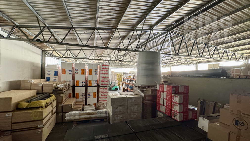 Sklad s pozemkom, spevnenou plochou na prenájom