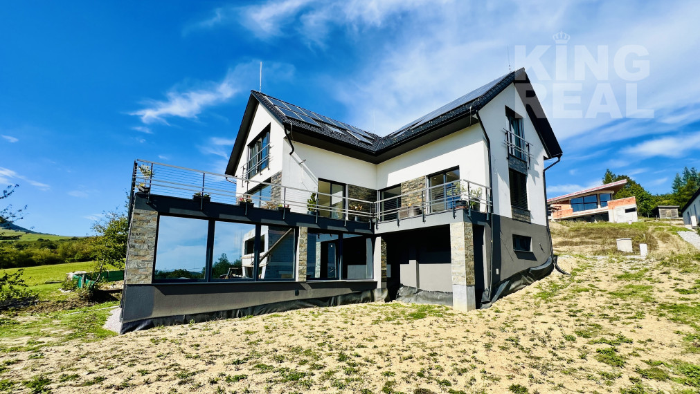 !!ZNÍŽENÁ CENA!! Rodinný dom s vlastným SPA a bazénom v obci Krásna Lúka okr. Sabinov