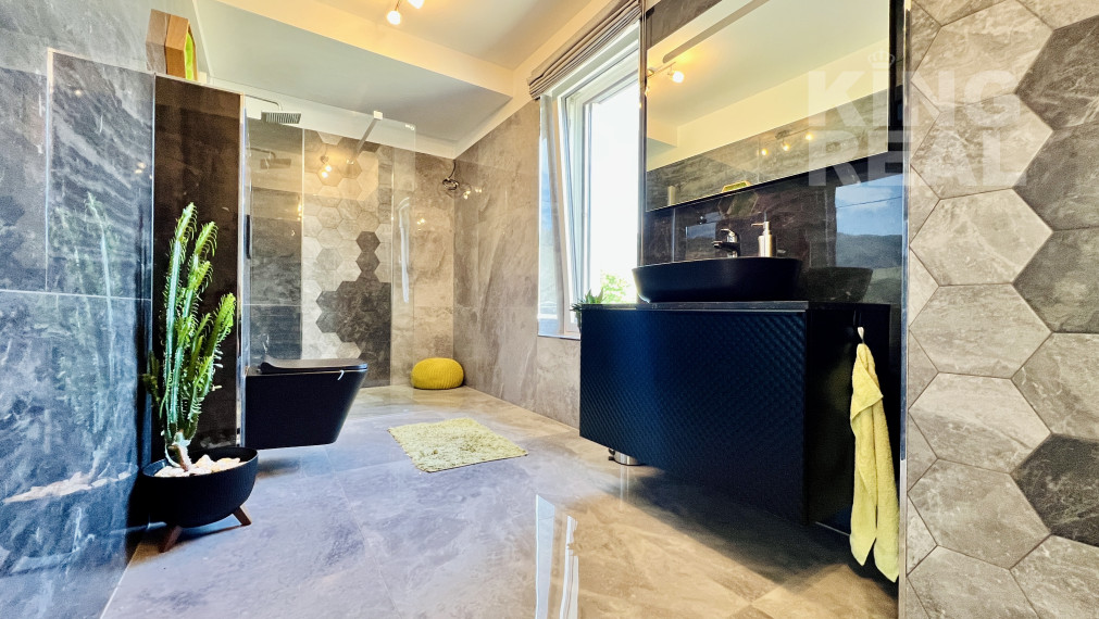 !!ZNÍŽENÁ CENA!! Rodinný dom s vlastným SPA a bazénom v obci Krásna Lúka okr. Sabinov