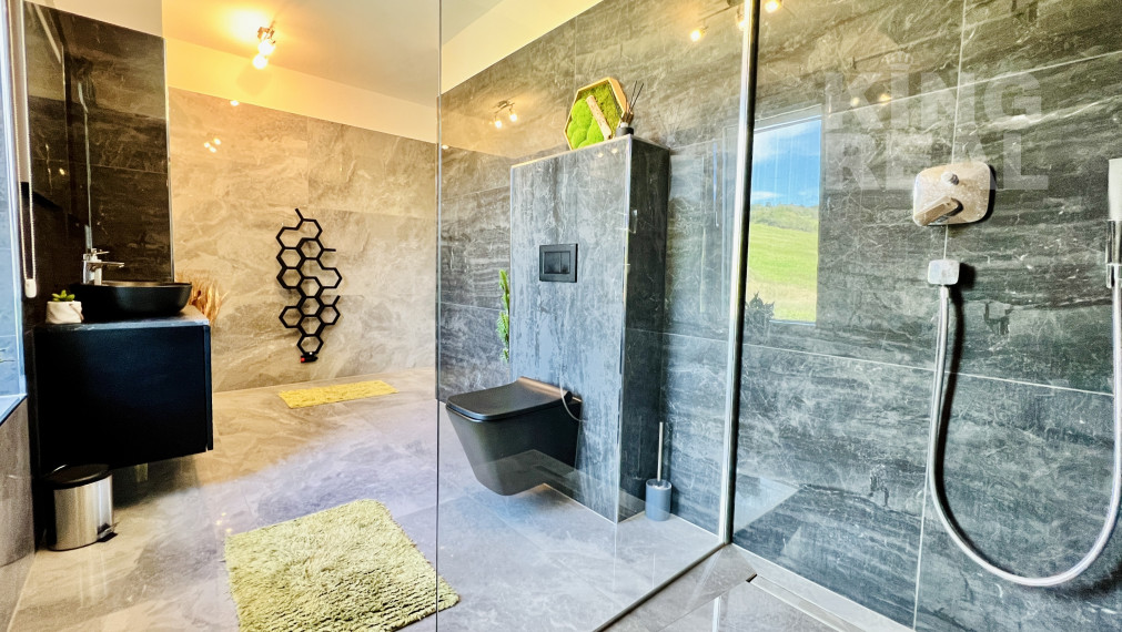 !!ZNÍŽENÁ CENA!! Rodinný dom s vlastným SPA a bazénom v obci Krásna Lúka okr. Sabinov