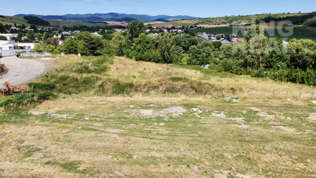 Exkluzívna ponuka: Pozemky v Záhradnom-strategická lokalita!