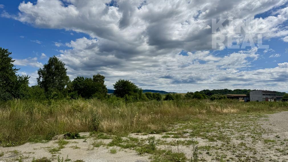 Exkluzívna ponuka: Pozemky v Záhradnom-strategická lokalita!