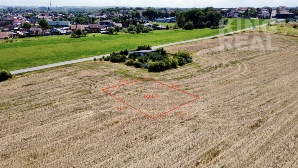 Investičný stavebný pozemok - Krásna