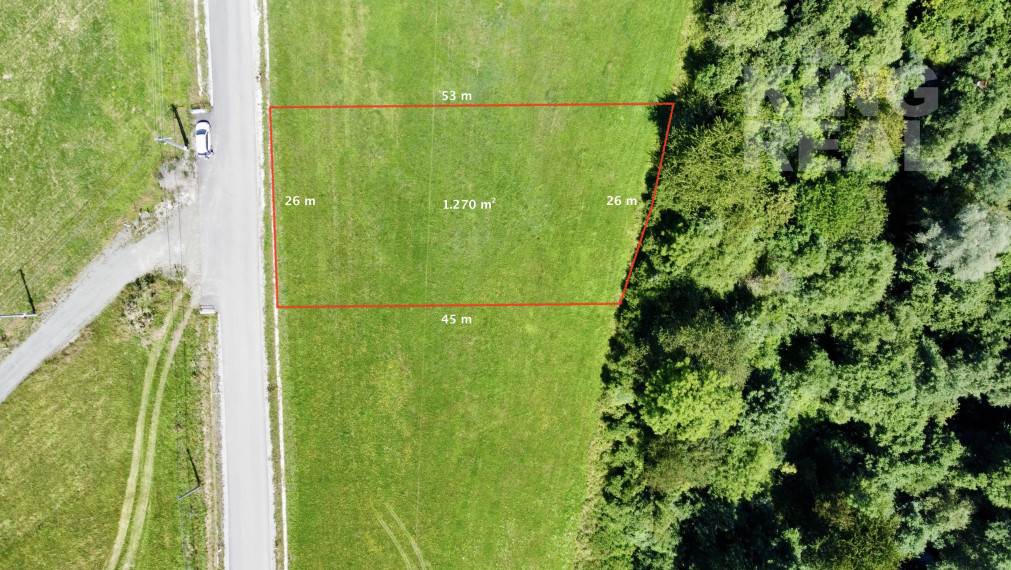 Pozemok v obci Becherov