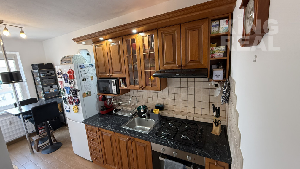 PRENÁJOM 3-izbový byt po rekonštrukcii s výhľadom – Lúčna 7, Šurany