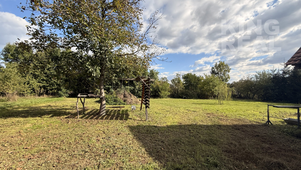 Pozemok 1055 m² – obec Lok