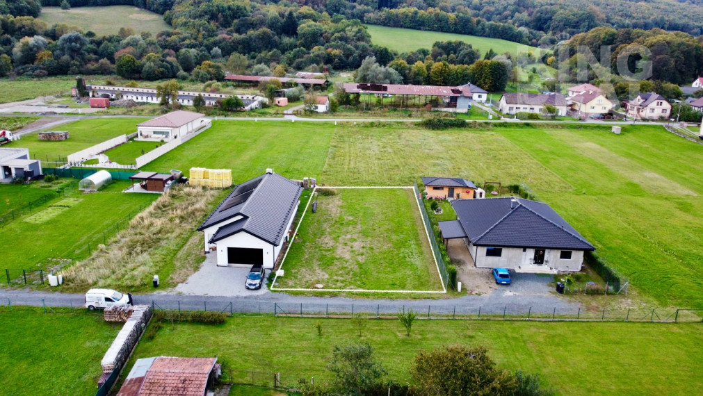 Stavebný pozemok, Komárov