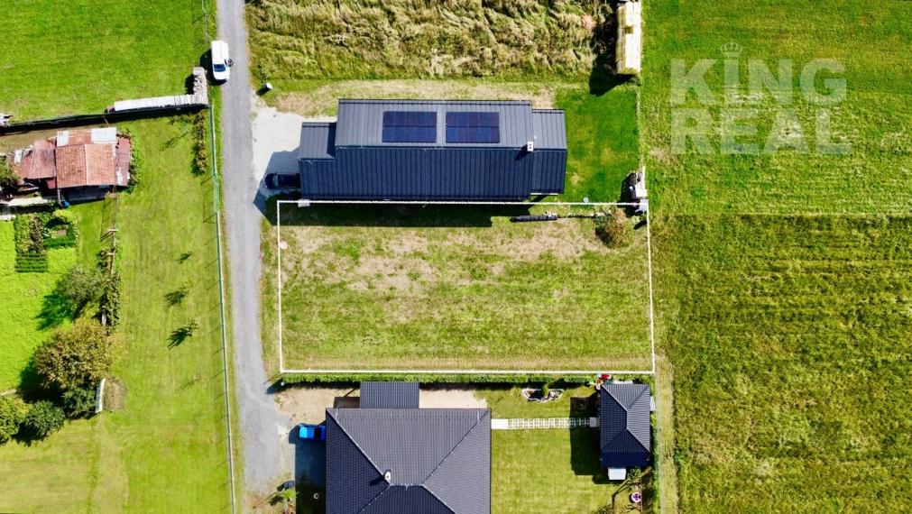 Stavebný pozemok, Komárov