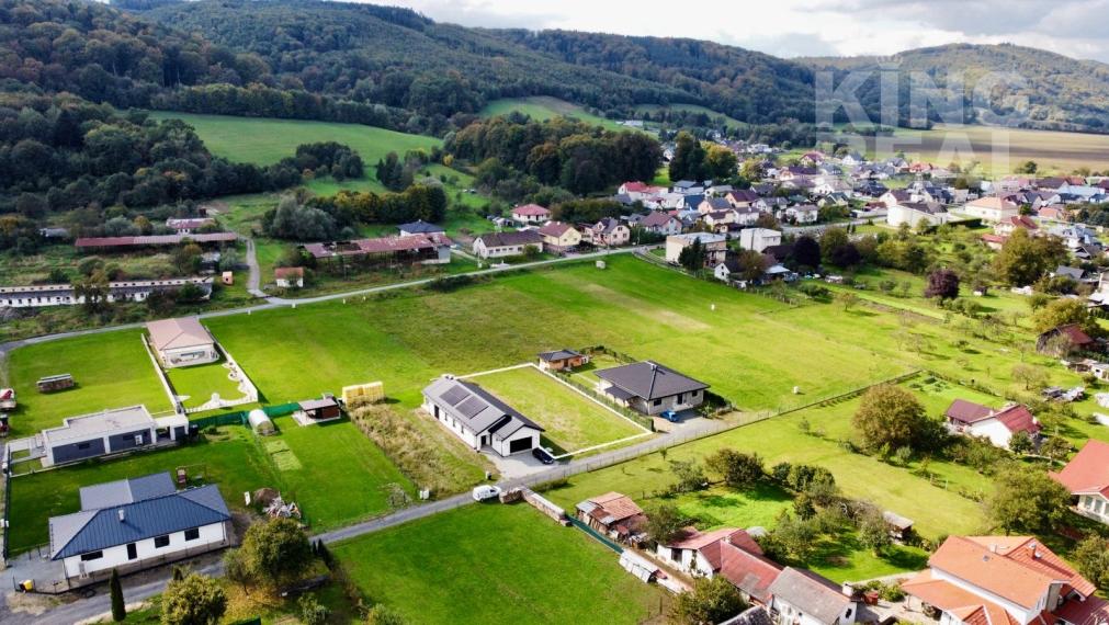 Stavebný pozemok, Komárov