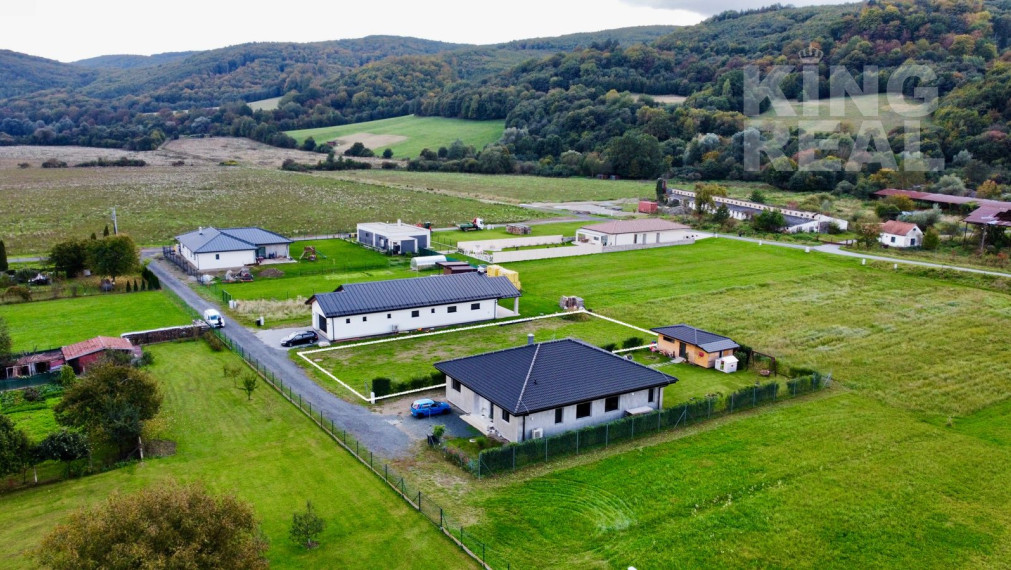 Stavebný pozemok, Komárov