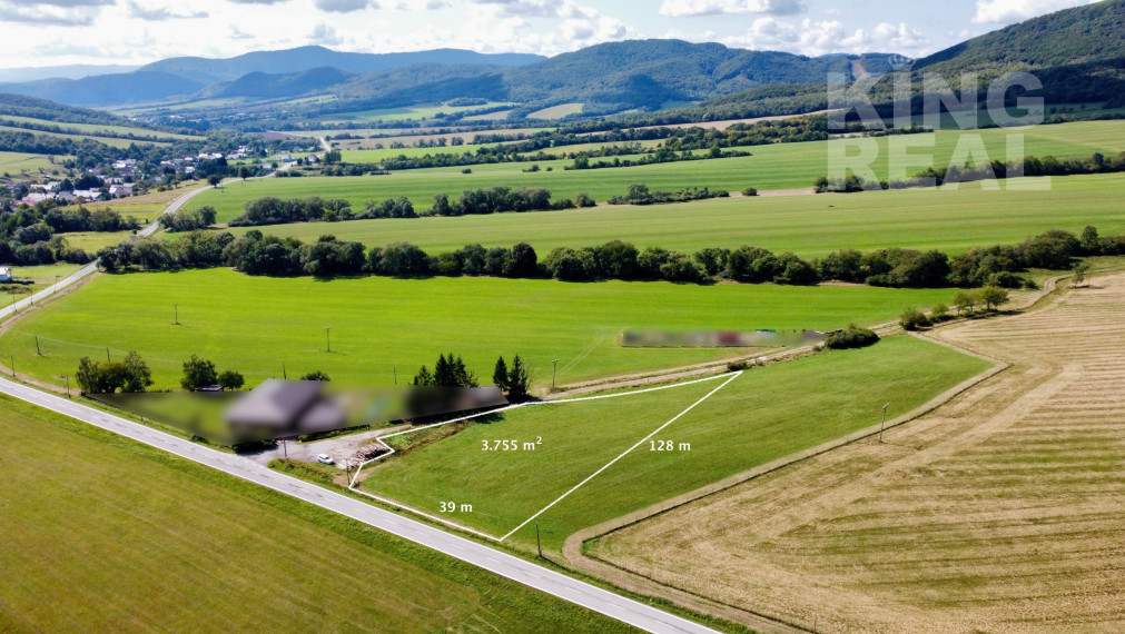 Pozemok v obci Becherov