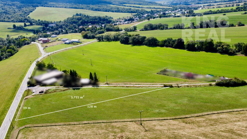 Pozemok v obci Becherov